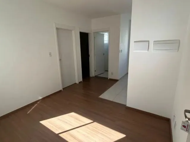 Imagem: O apartamento possui 2 Dormitórios, 1 Banheiro, 1 Vaga na