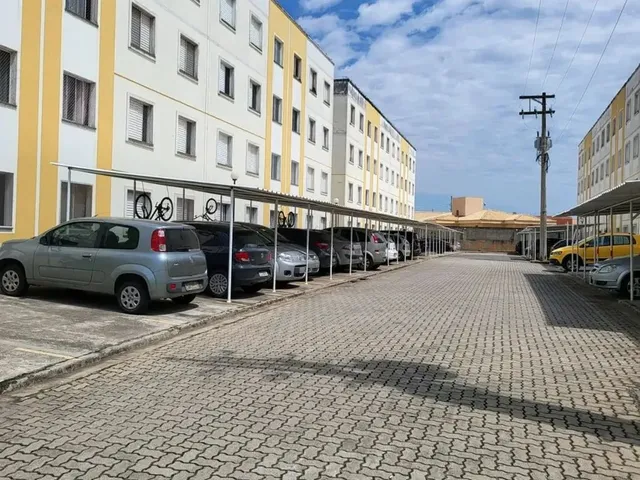 Imagem: O apartamento possui 2 Dormitórios, 1 Suíte, 2 Banheiros,