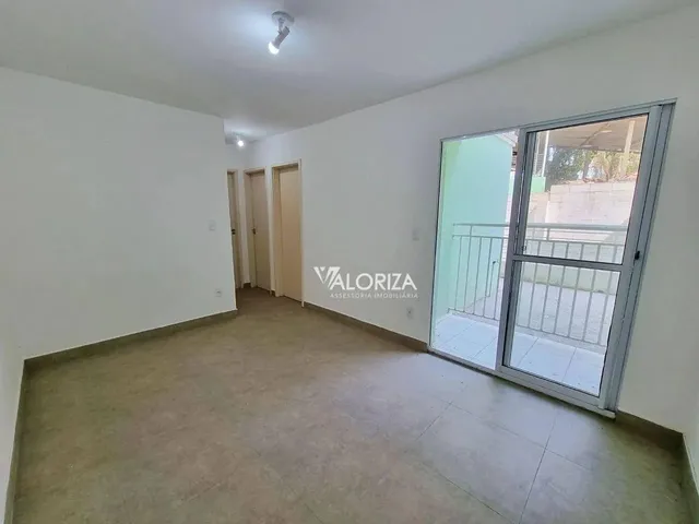 Imagem: O apartamento possui 2 Dormitórios, 1 Banheiro, 1 Vaga na