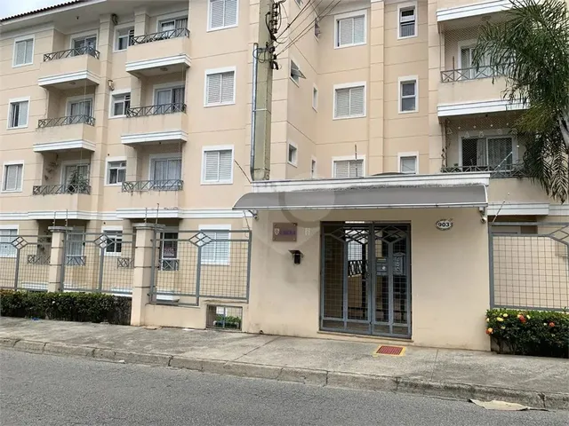Imagem: O apartamento possui 2 Dormitórios, 1 Suíte, 2 Banheiros,