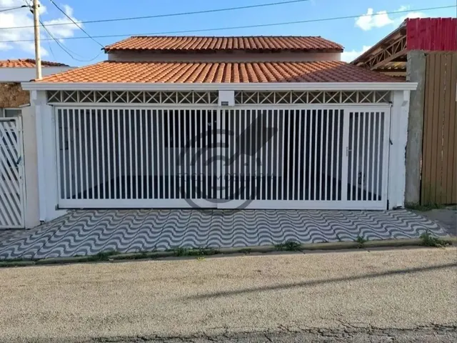 Imagem: Casa Térrea com Edícula Perto do Centro