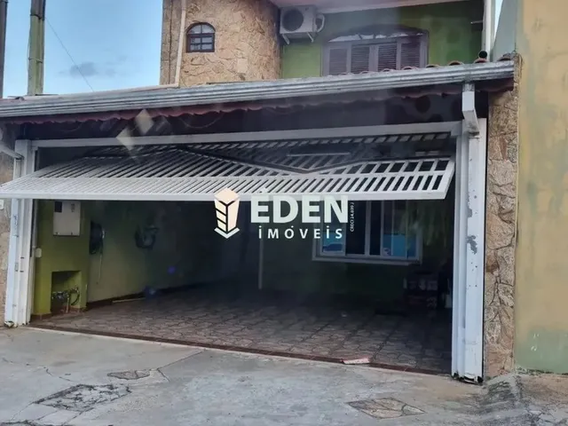 Imagem: A casa possui 3 Dormitórios, 1 Suíte, 3 Banheiros, 2