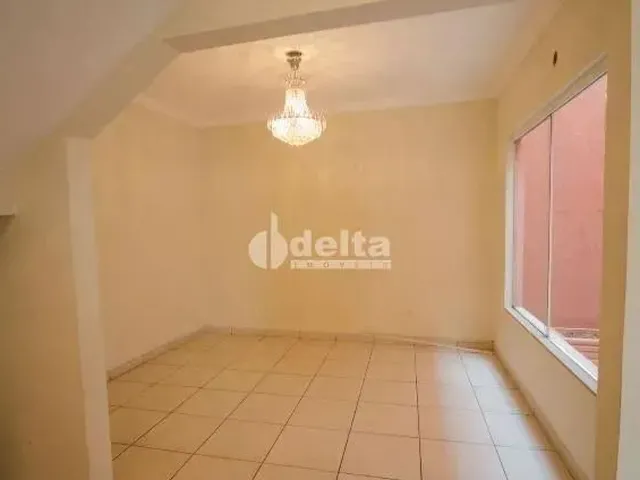 Imagem 5: Casa Comercial Disponível para Locação no Bairro Centro em Uberlândia-Mg