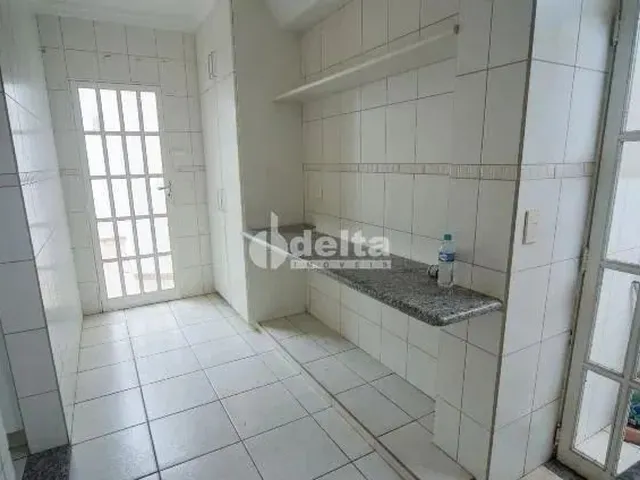 Imagem 2: Casa Comercial Disponível para Locação no Bairro Centro em Uberlândia-Mg