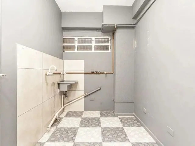 Imagem 4: Loja Comercial com 252M² para Locação no Bacacheri em Curitiba - Pr Ref: Lo0008