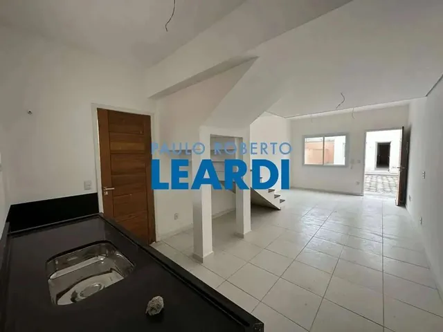 Imagem: A casa em condomínio possui 2 Dormitórios, 2 Banheiros, 2