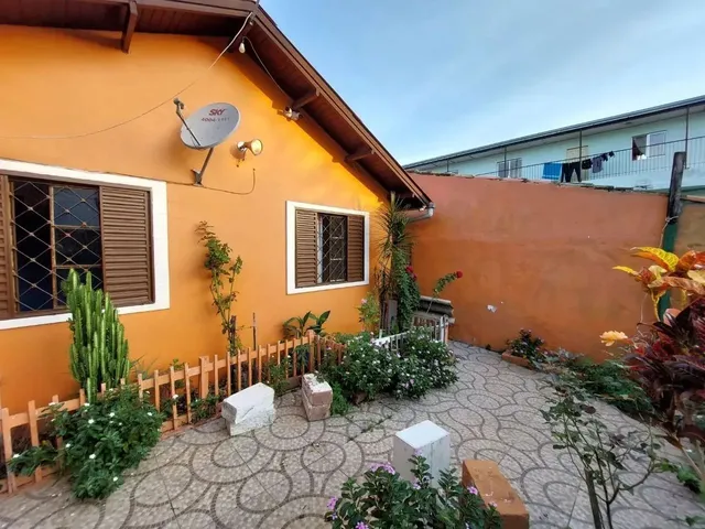 Imagem: Casa para Venda com 3 Dormitórios no Bairro