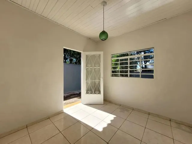 Imagem 2: Casa para Alugar em Maringá, Zona 04, com 2 Quartos, com 74.7 M²