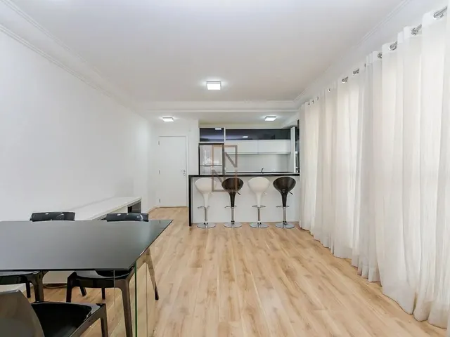 Imagem 3: Apartamento Mobiliado com 2 Quartos e 2 Vagas de Garagem no Bigorrilho!