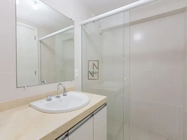 Imagem 4: Apartamento Mobiliado com 2 Quartos e 2 Vagas de Garagem no Bigorrilho!