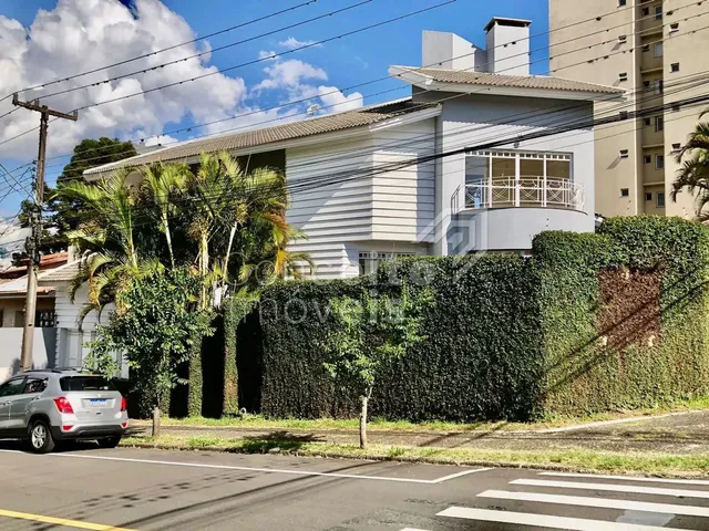 Imagem: Sobrado Triplex com Piscina - Centro
