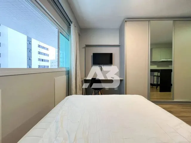 Imagem 2: Apartamento com 1 Dormitório para Alugar por R$ 2.890,00/Mês - Centro - Curitiba/Pr