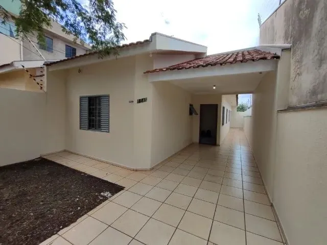 Imagem 13: Casa para Alugar com 03 Quartos com Ótima Localização no Jardim Catedral