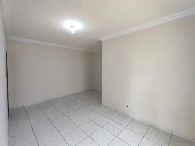 Imagem 8: Casa para Alugar com 03 Quartos com Ótima Localização no Jardim Catedral