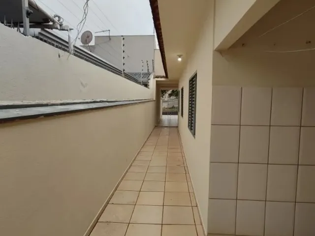 Imagem 12: Casa para Alugar com 03 Quartos com Ótima Localização no Jardim Catedral