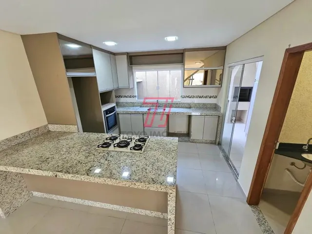 Imagem 12: Sobrado com 3 Dormitórios para Vender Ou Alugar no Bairro Pinheirinho