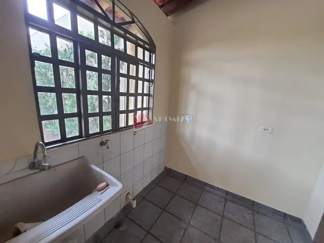 Imagem 6: Sobrado para Alugar em Maringá, Jardim Vitória, com 4 Quartos, com 269.5 M²