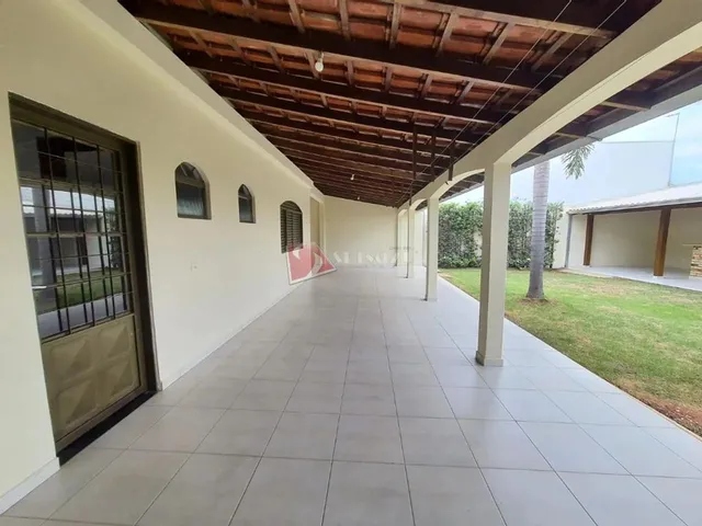 Imagem 11: Sobrado para Alugar em Maringá, Jardim Vitória, com 4 Quartos, com 269.5 M²