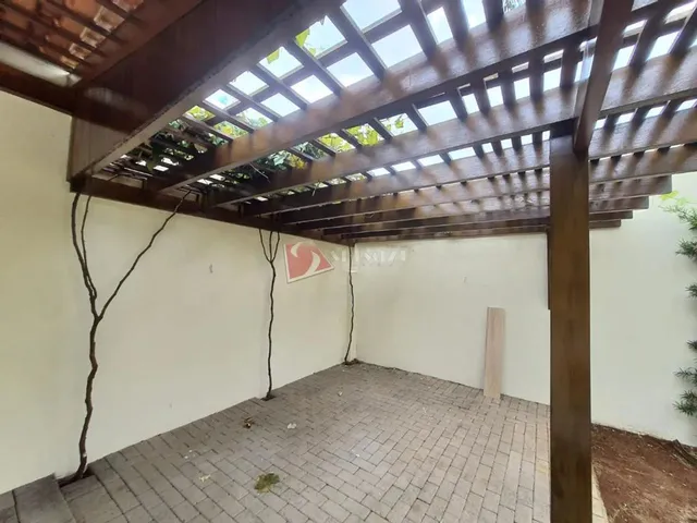 Imagem 13: Sobrado para Alugar em Maringá, Jardim Vitória, com 4 Quartos, com 269.5 M²