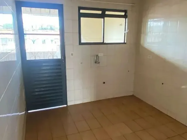 Imagem 2: Imóvel para Aluguel com 90 Metros Quadrados com 3 Quartos em Jardim Alvorada - Maringá