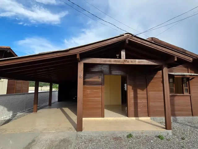 Imagem: Vendo Excelente Casa de Madeira, 3 Quartos