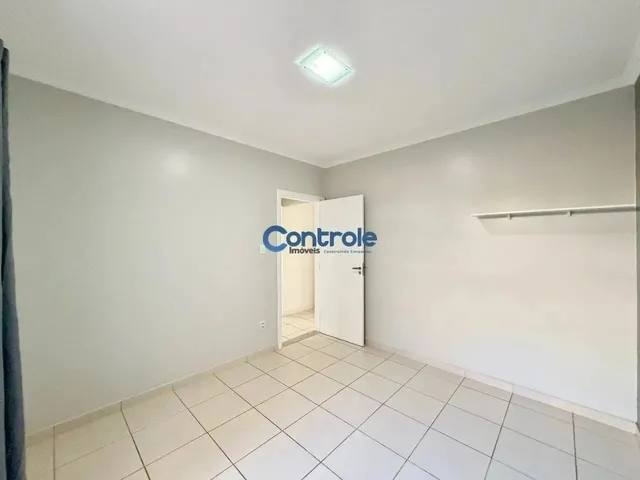 Imagem 14: Casa com 3 Dormitórios, Sendo 1 Suíte, 2 Vagas de Garagem, Localizada no Bairro Pagani