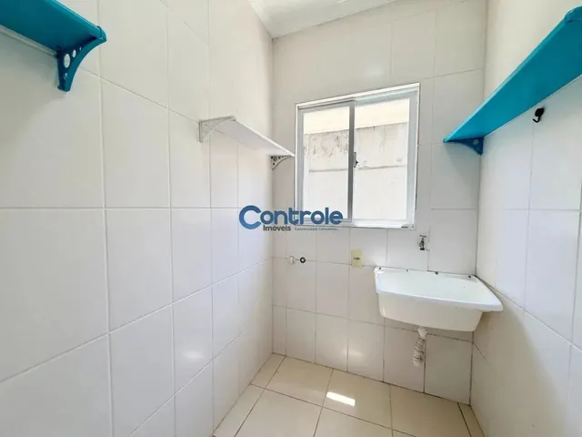 Imagem 8: Casa com 3 Dormitórios, Sendo 1 Suíte, 2 Vagas de Garagem, Localizada no Bairro Pagani