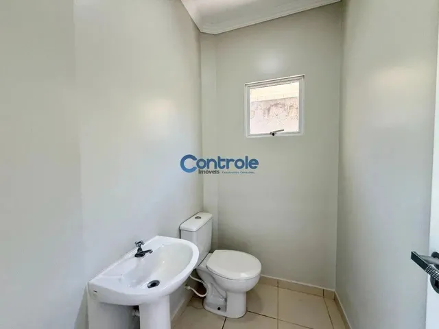 Imagem 9: Casa com 3 Dormitórios, Sendo 1 Suíte, 2 Vagas de Garagem, Localizada no Bairro Pagani