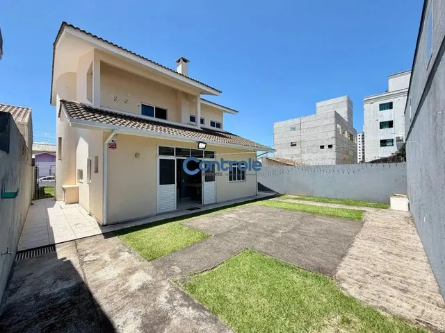 Imagem 15: Casa com 3 Dormitórios, Sendo 1 Suíte, 2 Vagas de Garagem, Localizada no Bairro Pagani