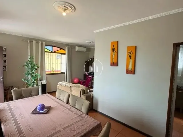 Imagem 2: Casa com 3 Quartos e Lojas Comerciais no Kobrasol - Cen
