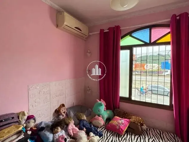 Imagem 6: Casa com 3 Quartos e Lojas Comerciais no Kobrasol - Cen