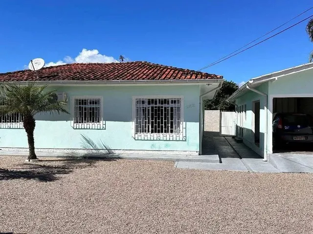 Imagem 8: Casa no Centro da Palhoça com Terreno Grande e Duas Casas
