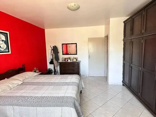 Imagem 4: Casa no Centro da Palhoça com Terreno Grande e Duas Casas