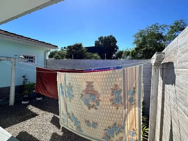 Imagem 5: Casa no Centro da Palhoça com Terreno Grande e Duas Casas