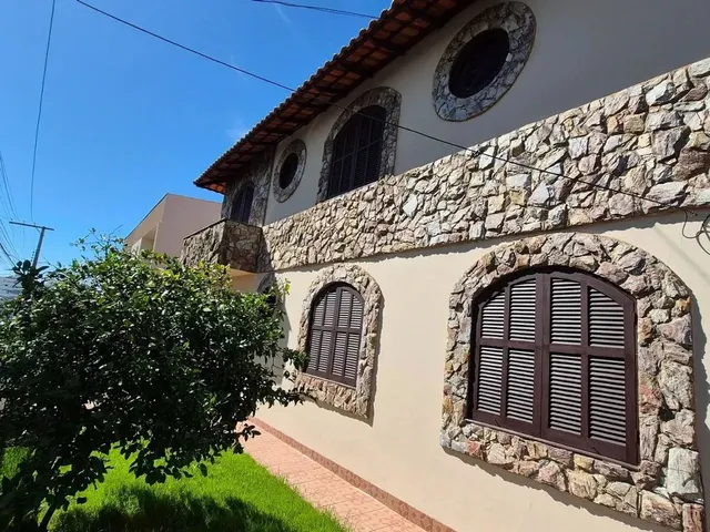 Imagem: Casa com 5 Quartos Sendo 2 Suítes e 2 Vagas