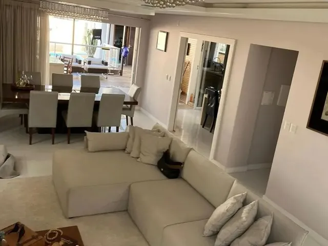 Imagem 13: Casa com 4 Dormitórios, Sendo 3 Suítes, Garagens para 2 Carros