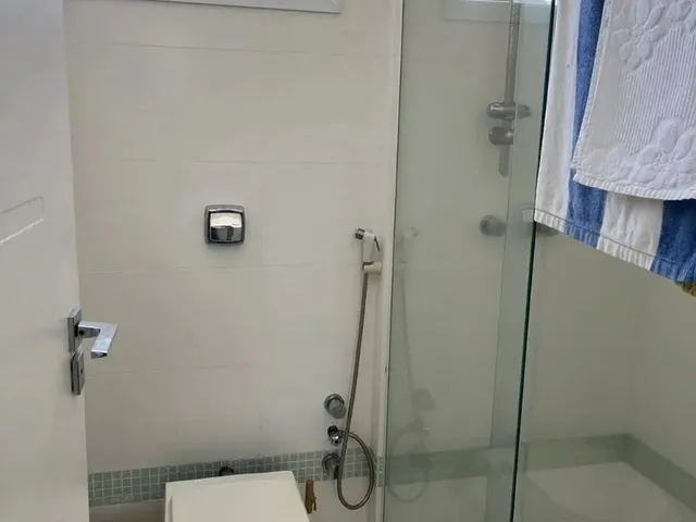 Imagem 9: Casa com 4 Dormitórios, Sendo 3 Suítes, Garagens para 2 Carros