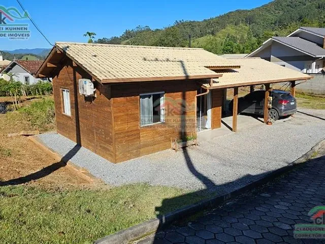 Imagem: Casa com Terreno Espaçoso em Águas Mornas