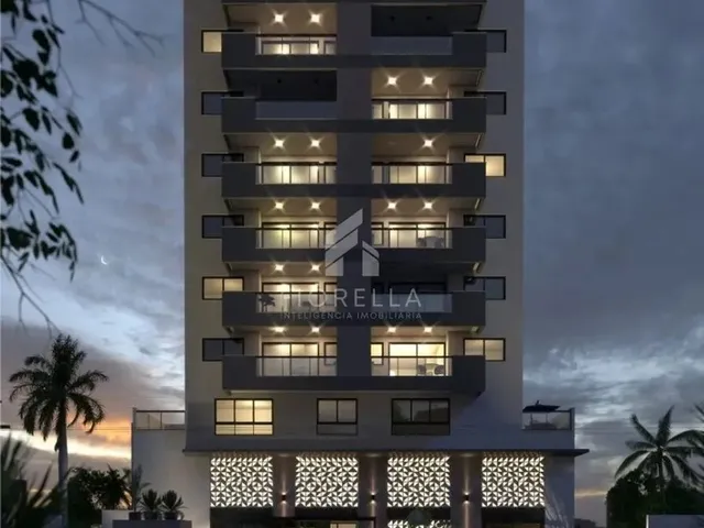Imagem: O apartamento possui 2 Dormitórios, 1 Suíte, 2 Banheiros,