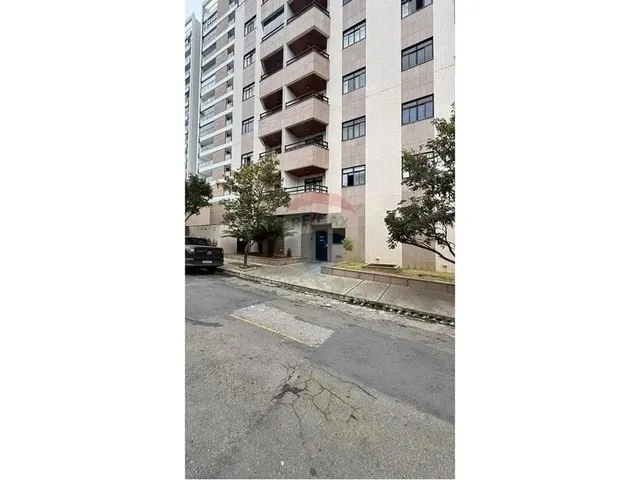 Imagem 4: Apartamento À Venda no Granbery Amplo, Tranquilo e em Excelente Estado de Conservação