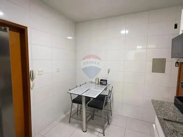 Imagem 12: Apartamento À Venda no Granbery Amplo, Tranquilo e em Excelente Estado de Conservação