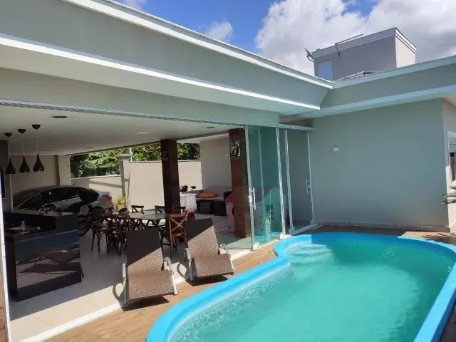 Imagem: A casa em condomínio possui 3 Dormitórios, 4 Banheiros, 5