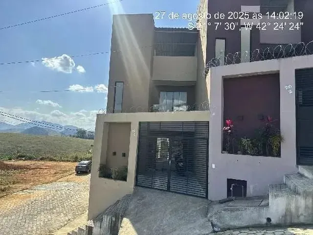 Imagem: Casa de Leilão em Cardoso de Melo / Muriae