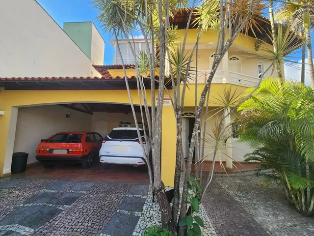 Imagem: Casa com 06 Quartos, Sendo 03 Suítes e