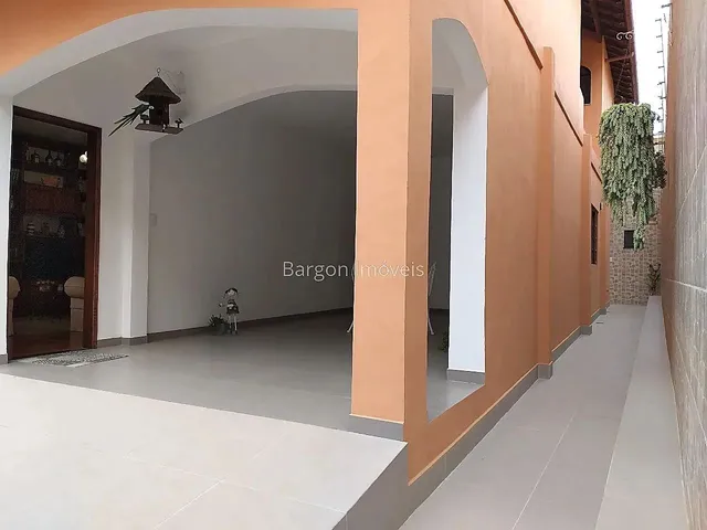 Imagem 9: Casa Linear com 4 Quartos Sendo 1 Suíte, Área Externa, Mais Edícula Completa a Venda