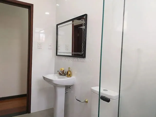 Imagem 4: Casa Linear com 4 Quartos Sendo 1 Suíte, Área Externa, Mais Edícula Completa a Venda