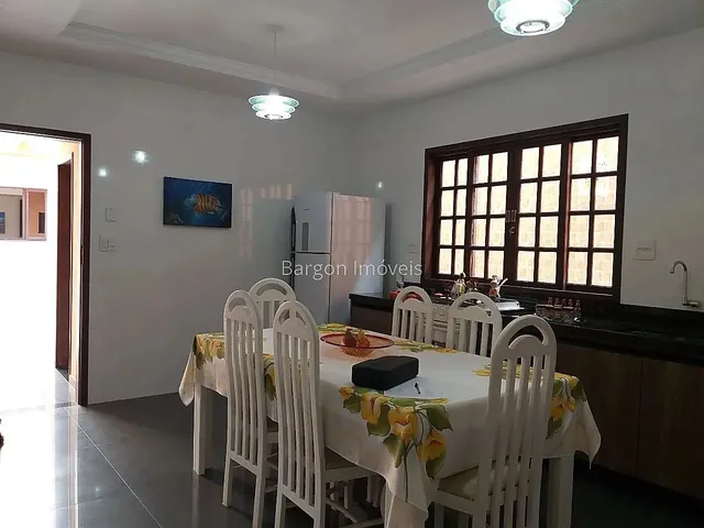 Imagem 2: Casa Linear com 4 Quartos Sendo 1 Suíte, Área Externa, Mais Edícula Completa a Venda