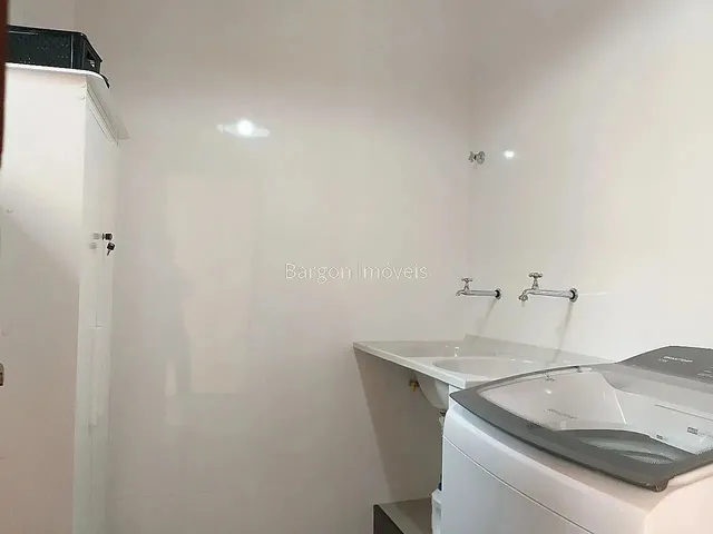 Imagem 7: Casa Linear com 4 Quartos Sendo 1 Suíte, Área Externa, Mais Edícula Completa a Venda