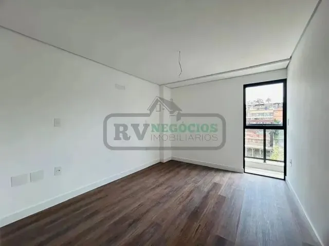 Imagem 2: Ca4570Imóvel para Venda com 183 Metros Quadrados com 4 Quartos em santa Helena - Juiz De