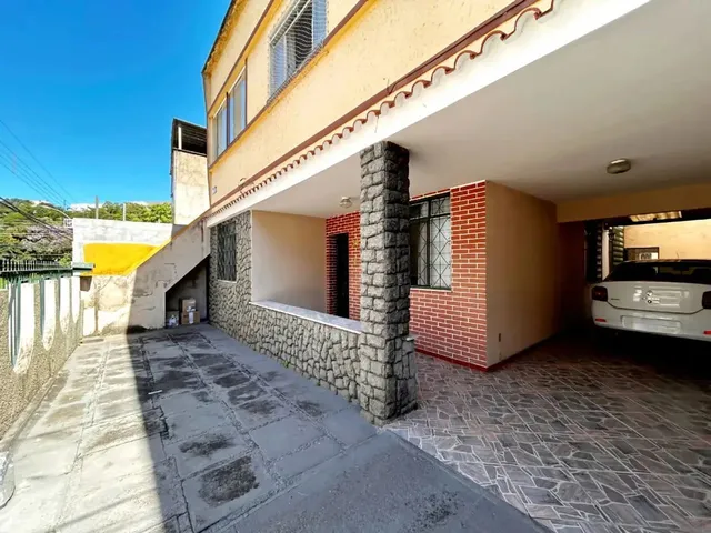 Imagem: Sobrado com 5 Quartos no Bairro de Lourdes